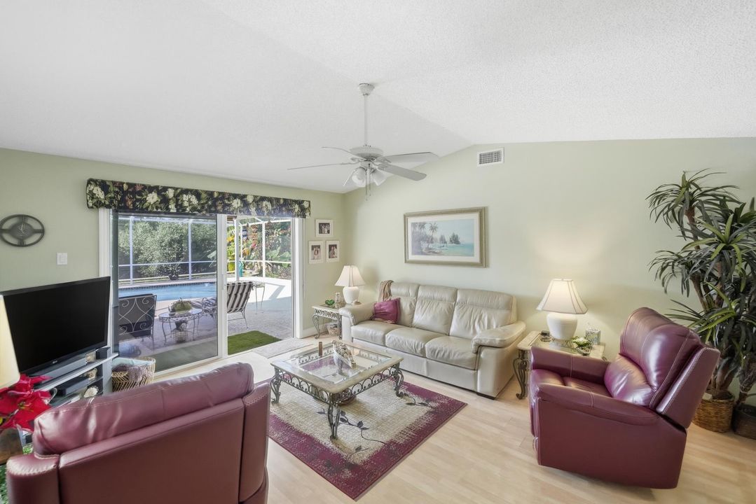 На продажу: $549,000 (3 спален, 2 ванн, 1478 Квадратных фут)