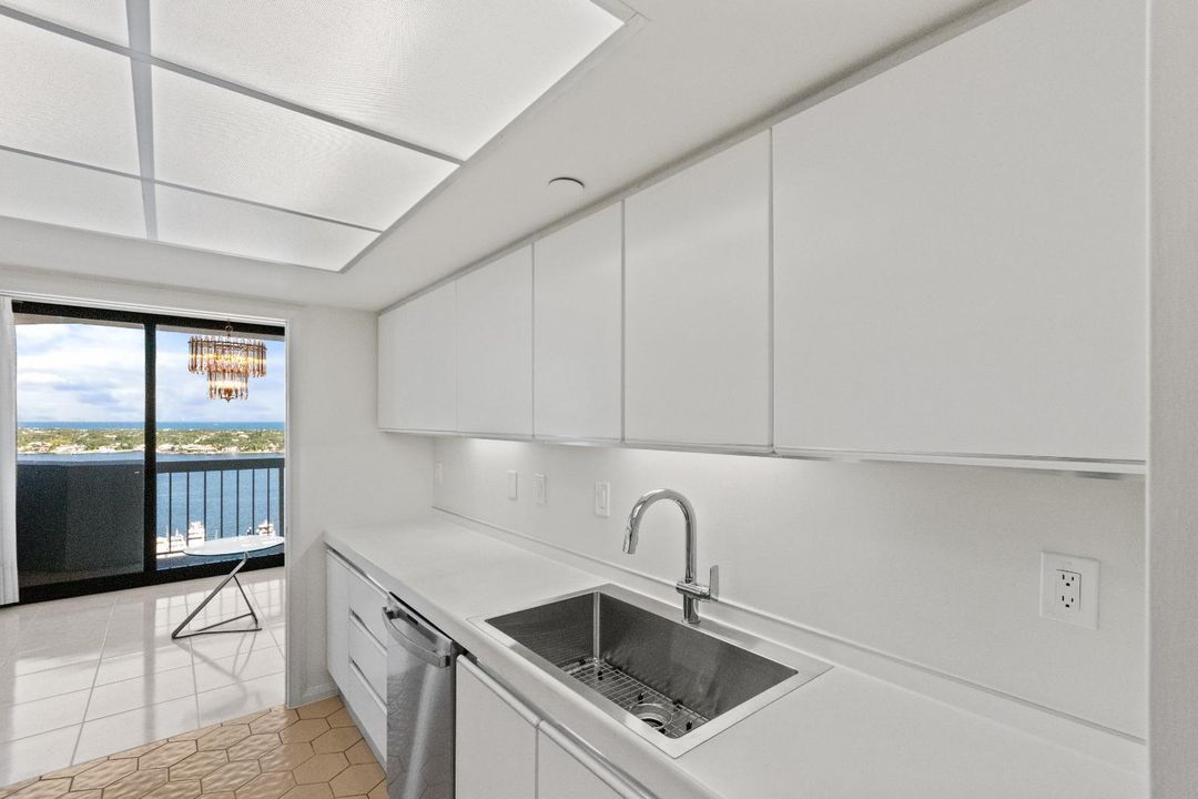 For Rent: $3,950 (2 beds, 2 baths, 1683 Square Feet)