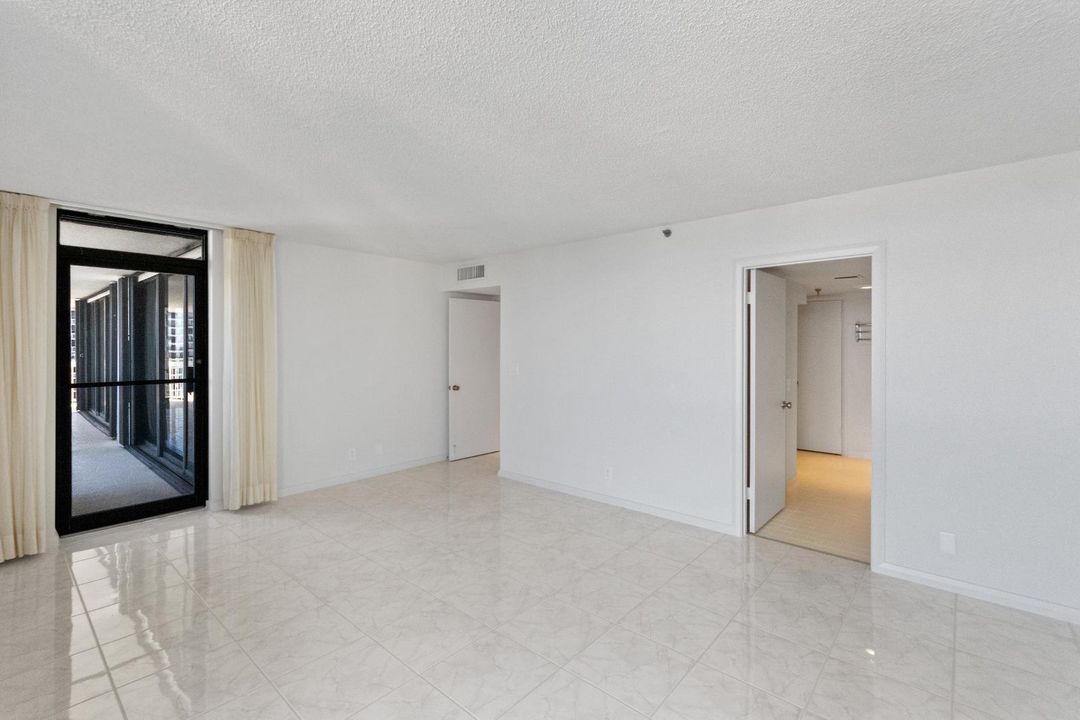 For Rent: $3,950 (2 beds, 2 baths, 1683 Square Feet)