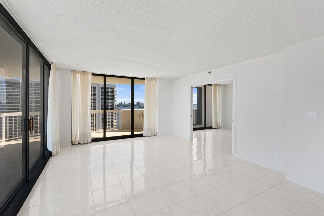 For Rent: $3,950 (2 beds, 2 baths, 1683 Square Feet)