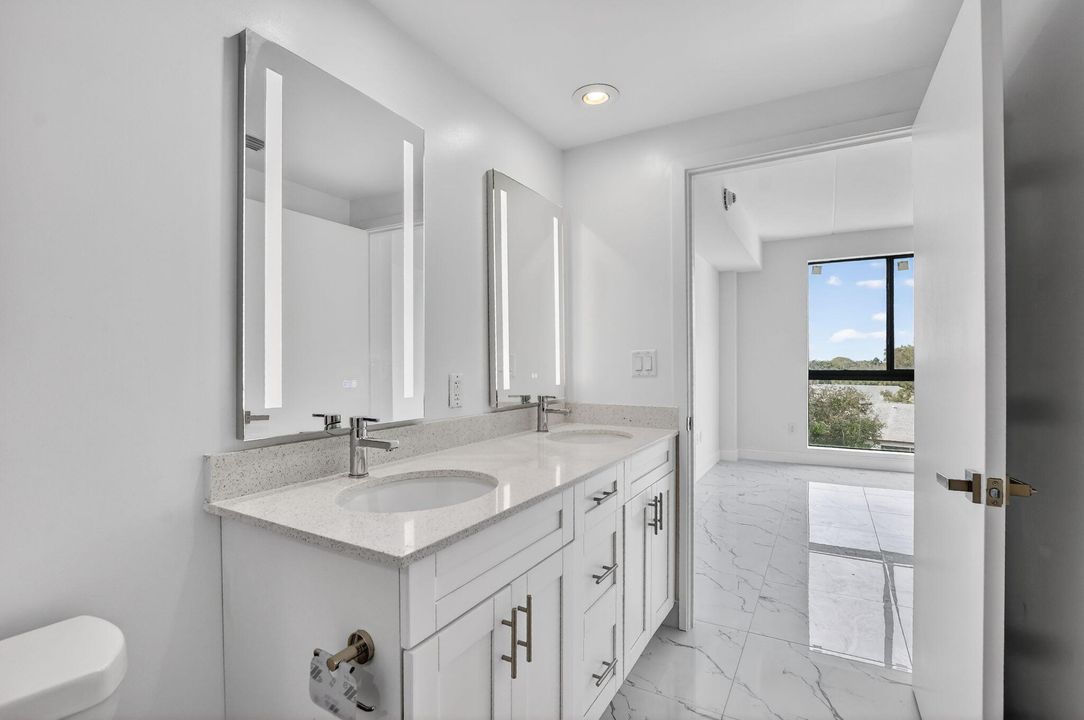 В аренду: $3,900 (3 спален, 2 ванн, 1387 Квадратных фут)