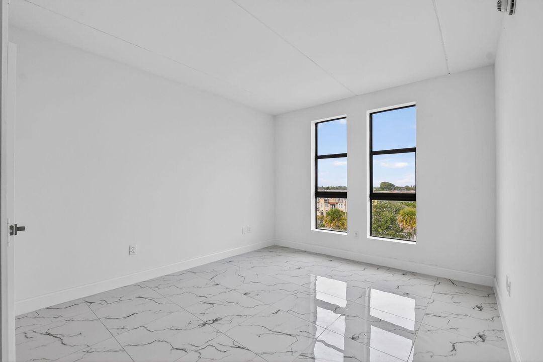 В аренду: $3,900 (3 спален, 2 ванн, 1387 Квадратных фут)