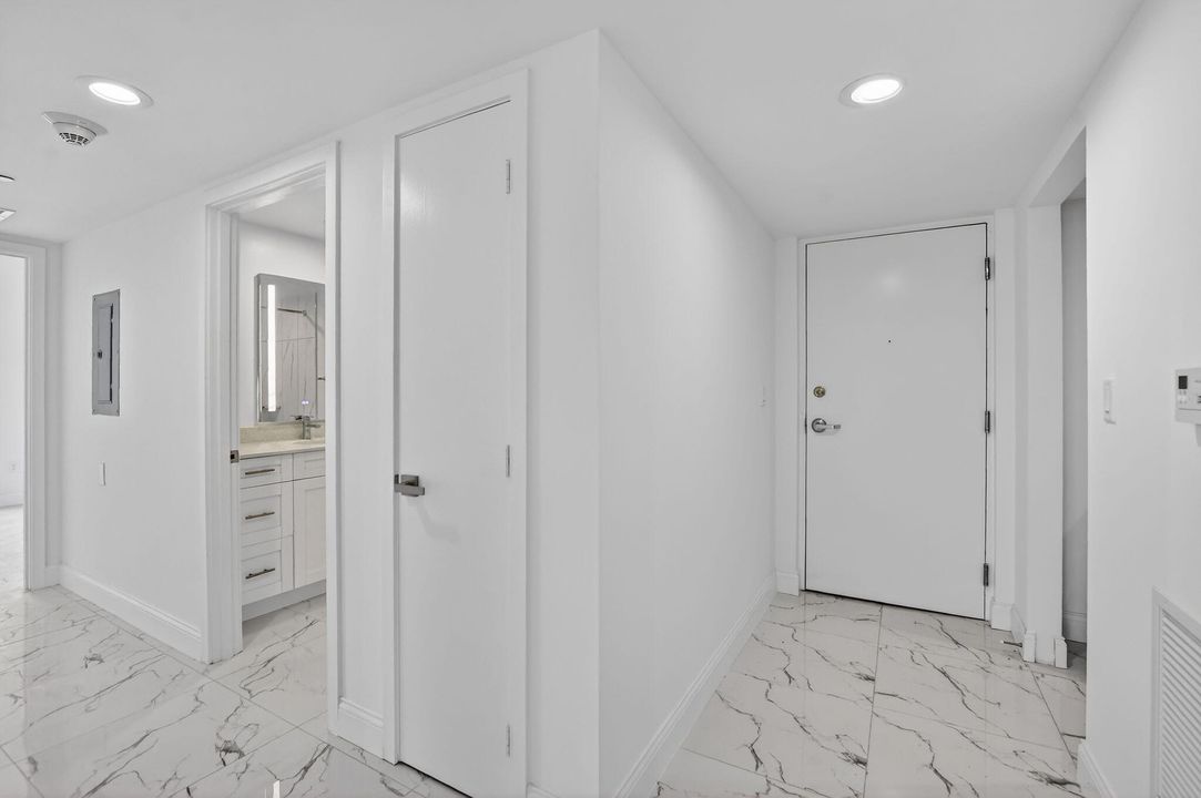 В аренду: $3,900 (3 спален, 2 ванн, 1387 Квадратных фут)