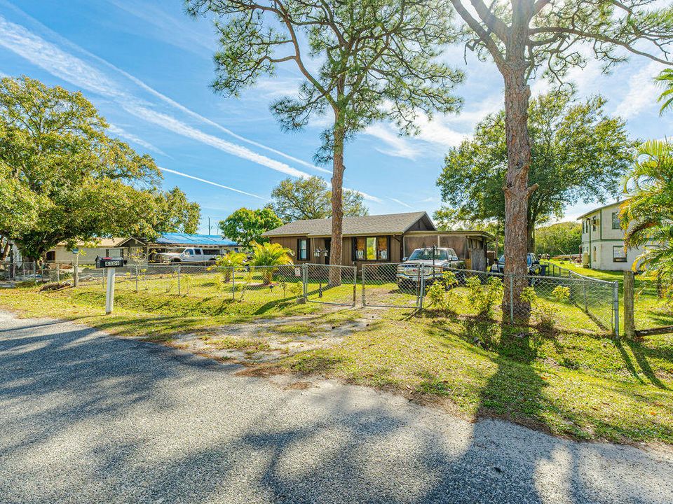 На продажу: $212,000 (3 спален, 1 ванн, 1192 Квадратных фут)