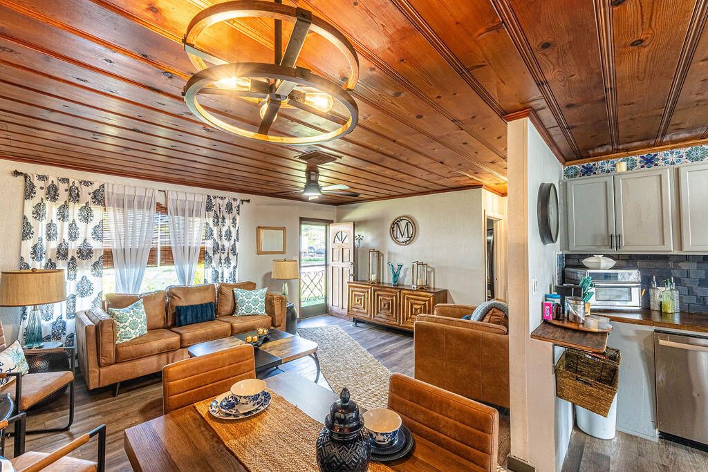 На продажу: $212,000 (3 спален, 1 ванн, 1192 Квадратных фут)