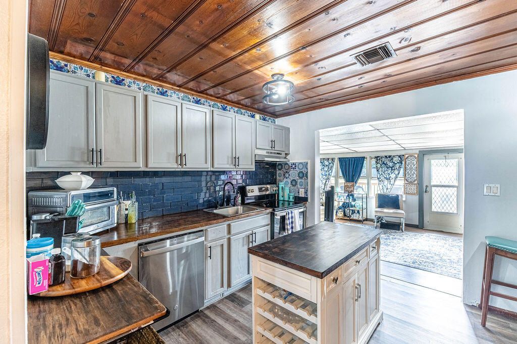 На продажу: $212,000 (3 спален, 1 ванн, 1192 Квадратных фут)