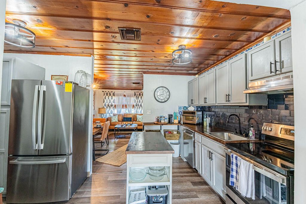 На продажу: $212,000 (3 спален, 1 ванн, 1192 Квадратных фут)