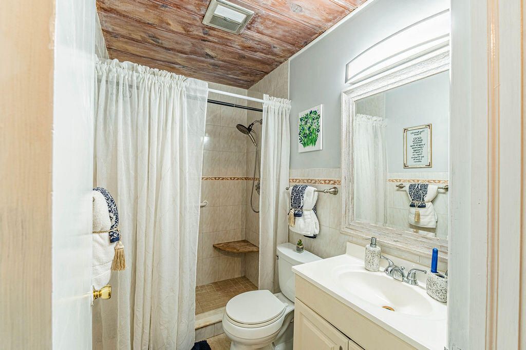 На продажу: $212,000 (3 спален, 1 ванн, 1192 Квадратных фут)