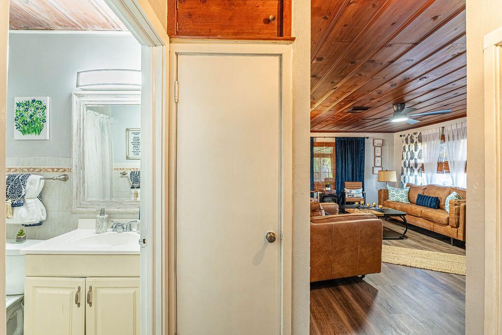 На продажу: $212,000 (3 спален, 1 ванн, 1192 Квадратных фут)