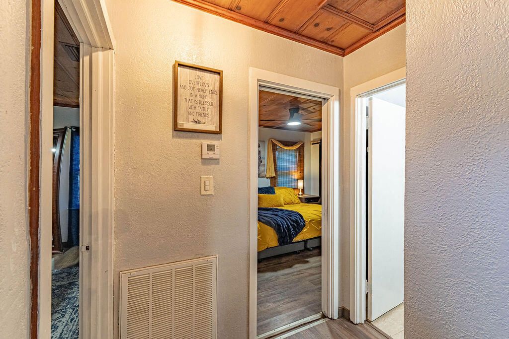 На продажу: $212,000 (3 спален, 1 ванн, 1192 Квадратных фут)