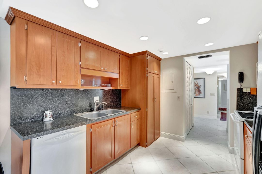 En Venta: $574,000 (2 camas, 2 baños, 1482 Pies cuadrados)