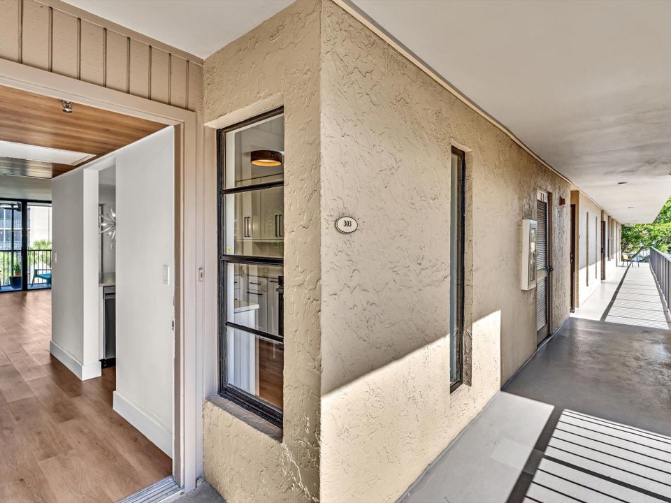 For Rent: $5,000 (2 beds, 2 baths, 1095 Square Feet)