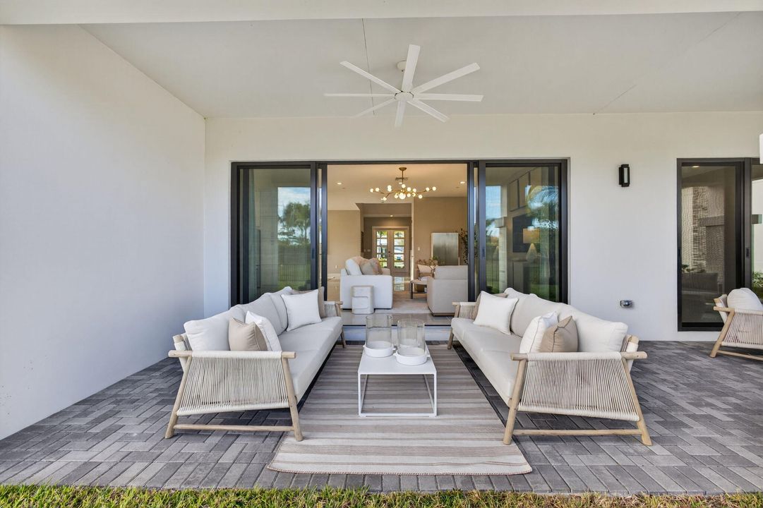 На продажу: $1,823,900 (5 спален, 5 ванн, 5260 Квадратных фут)