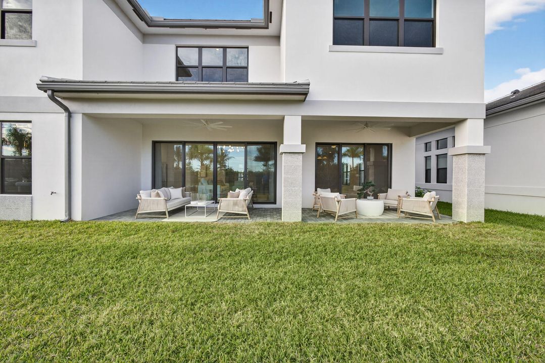 На продажу: $1,823,900 (5 спален, 5 ванн, 5260 Квадратных фут)