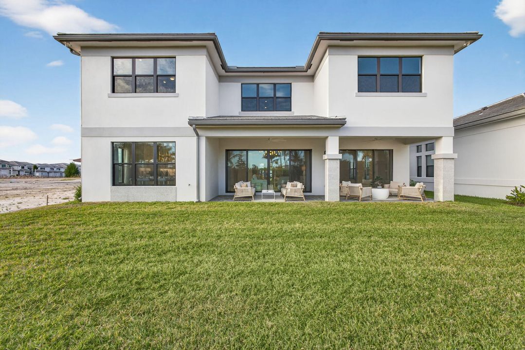 На продажу: $1,823,900 (5 спален, 5 ванн, 5260 Квадратных фут)