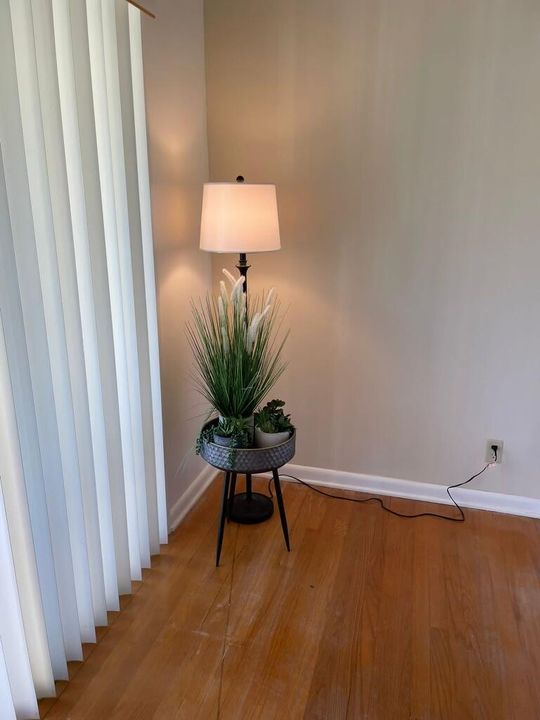 出租: $2,100 (1 贝兹, 1 浴室, 700 平方英尺)