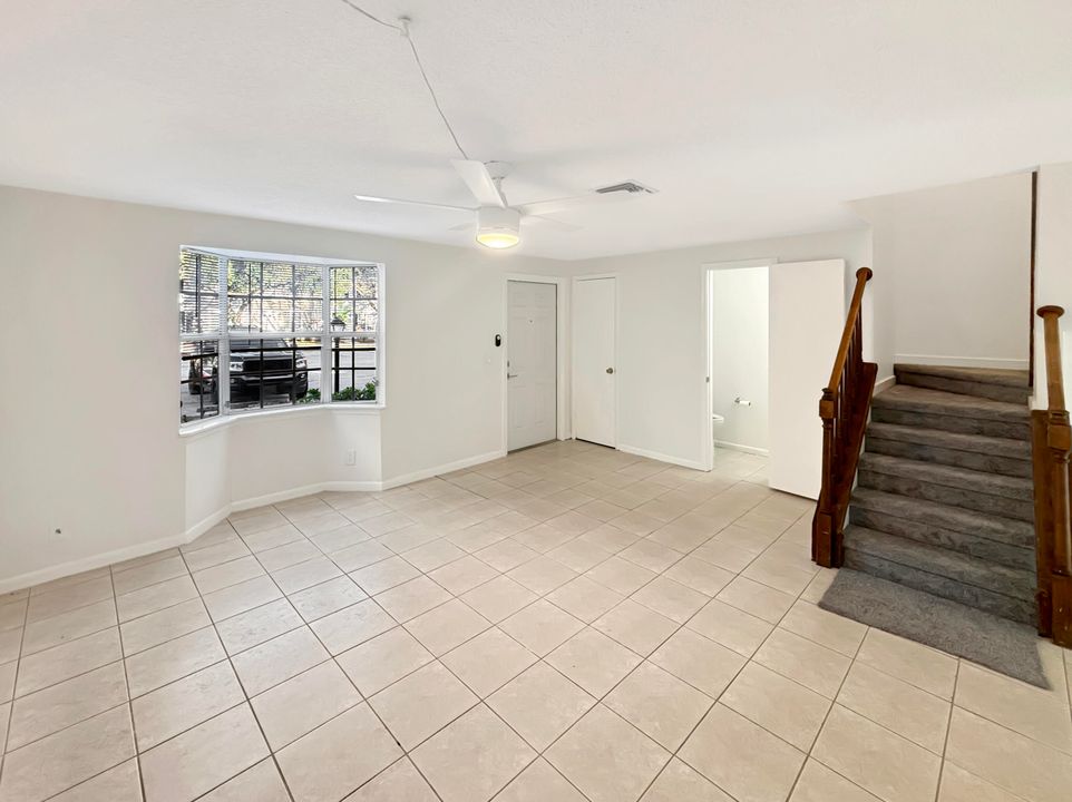 For Rent: $2,500 (2 beds, 2 baths, 1160 Square Feet)