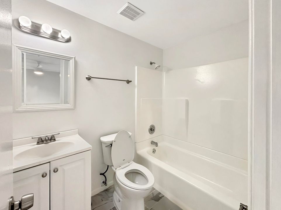 For Rent: $2,500 (2 beds, 2 baths, 1160 Square Feet)