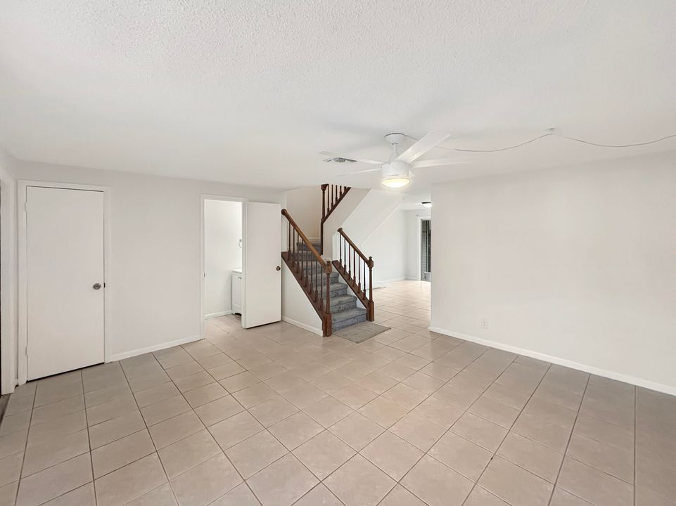 For Rent: $2,500 (2 beds, 2 baths, 1160 Square Feet)