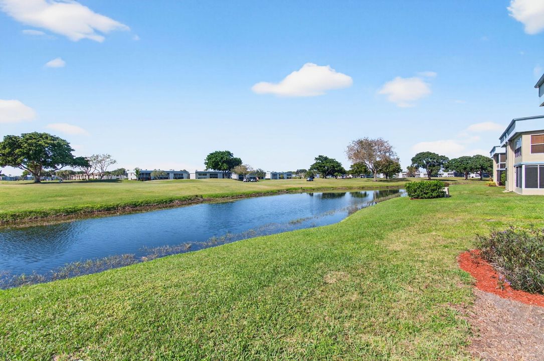 For Sale: $120,000 (2 beds, 2 baths, 902 Square Feet)