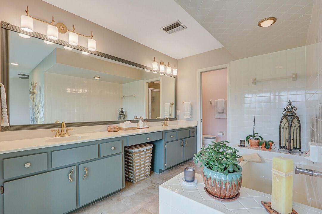 На продажу: $399,000 (3 спален, 2 ванн, 2015 Квадратных фут)