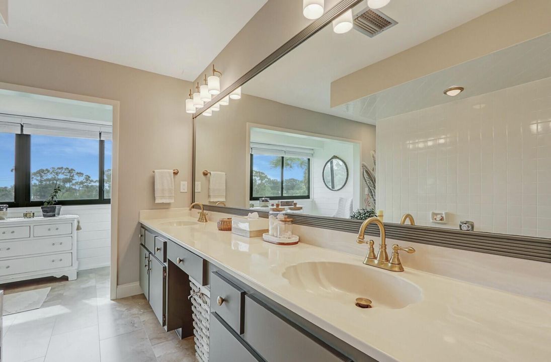 На продажу: $399,000 (3 спален, 2 ванн, 2015 Квадратных фут)