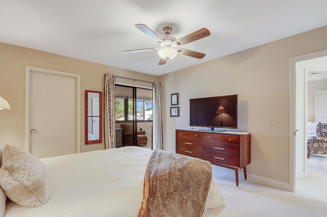 На продажу: $399,000 (3 спален, 2 ванн, 2015 Квадратных фут)