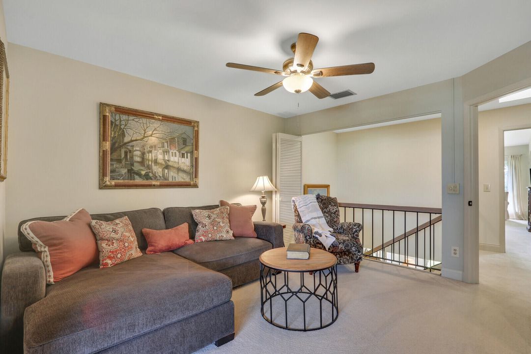 На продажу: $399,000 (3 спален, 2 ванн, 2015 Квадратных фут)