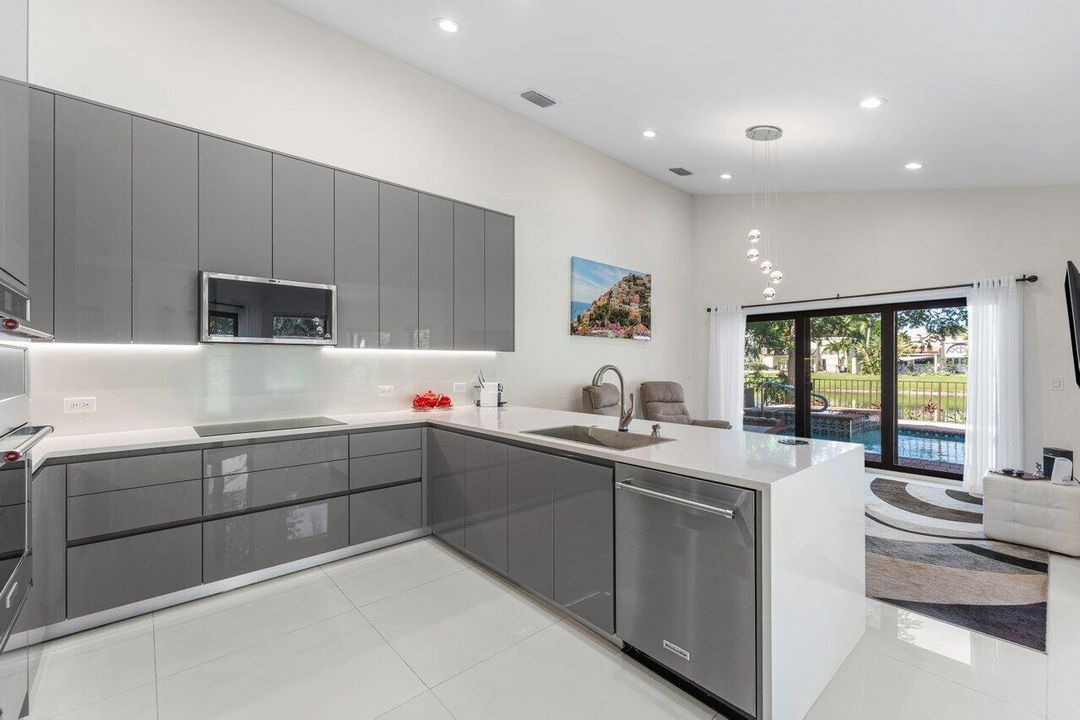 En Venta: $1,300,000 (3 camas, 2 baños, 2303 Pies cuadrados)