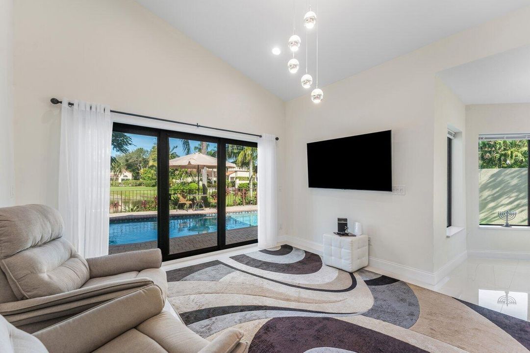 En Venta: $1,300,000 (3 camas, 2 baños, 2303 Pies cuadrados)