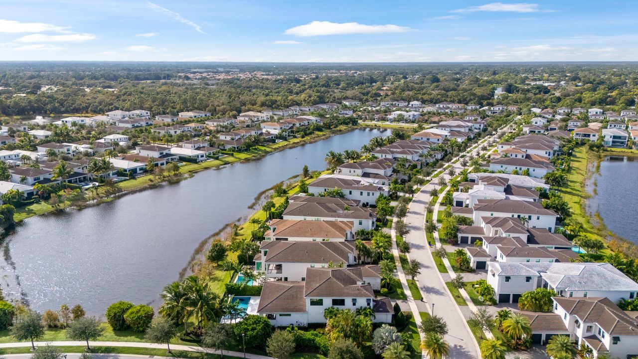 En Venta: $3,550,000 (4 camas, 4 baños, 4268 Pies cuadrados)