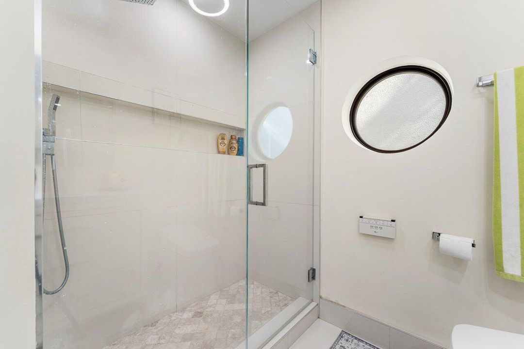 En Venta: $1,300,000 (3 camas, 2 baños, 2303 Pies cuadrados)