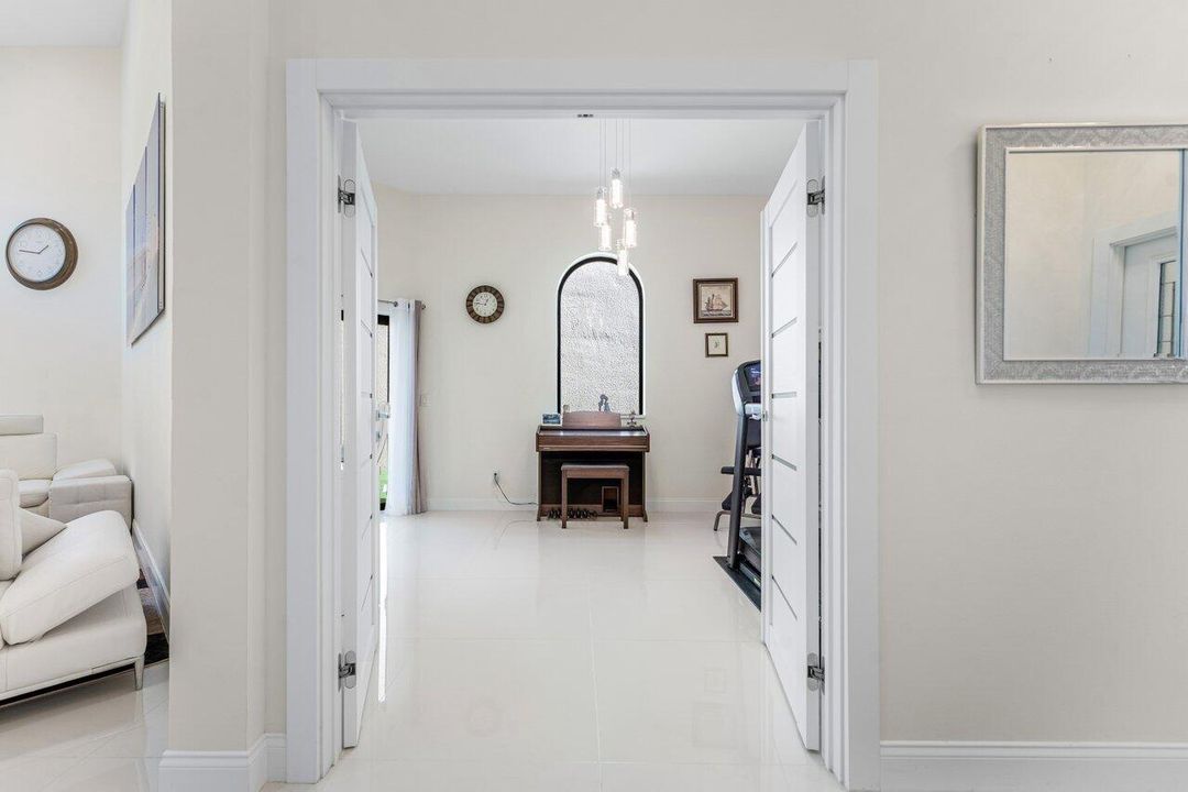 En Venta: $1,300,000 (3 camas, 2 baños, 2303 Pies cuadrados)