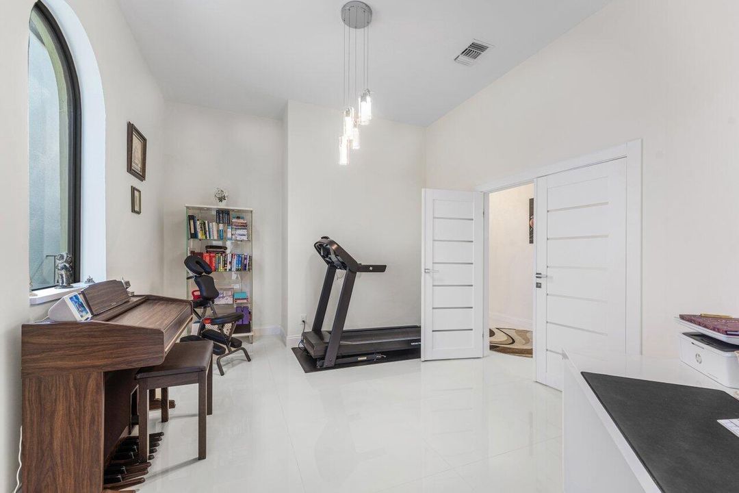 En Venta: $1,300,000 (3 camas, 2 baños, 2303 Pies cuadrados)