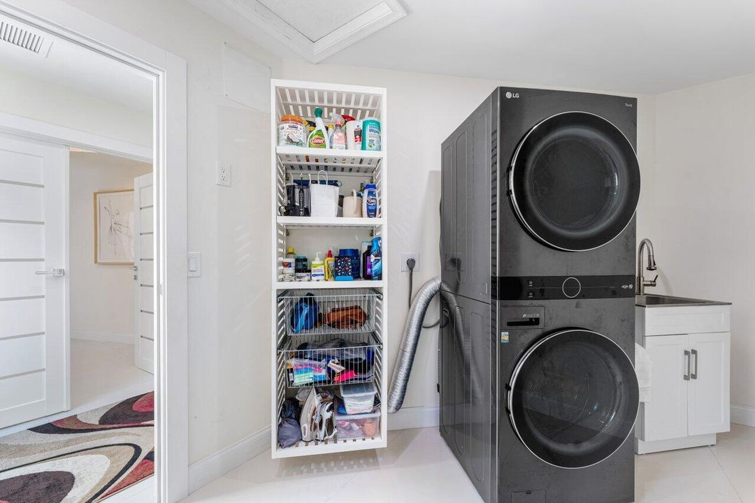 En Venta: $1,300,000 (3 camas, 2 baños, 2303 Pies cuadrados)