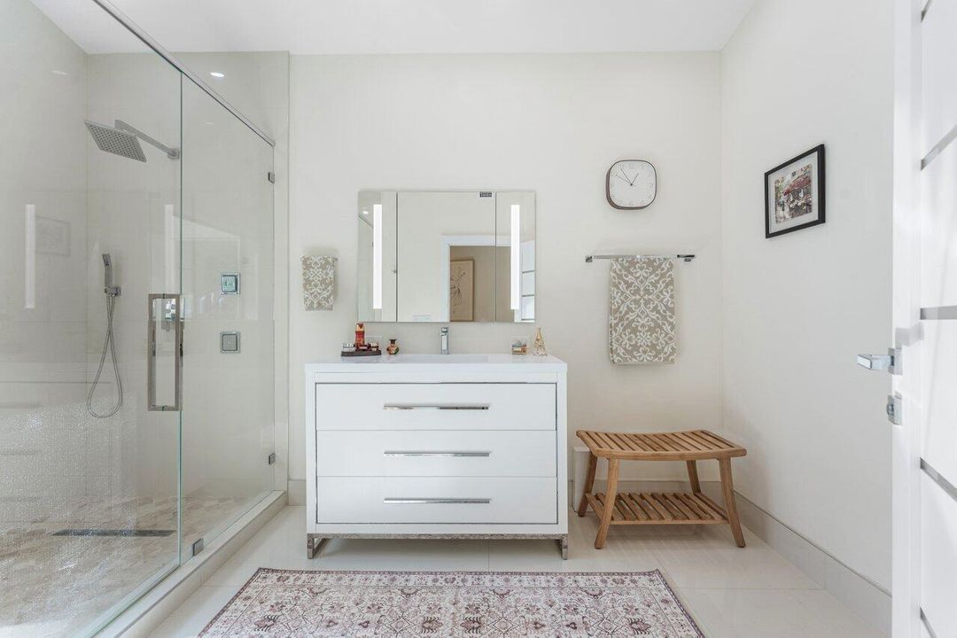 En Venta: $1,300,000 (3 camas, 2 baños, 2303 Pies cuadrados)