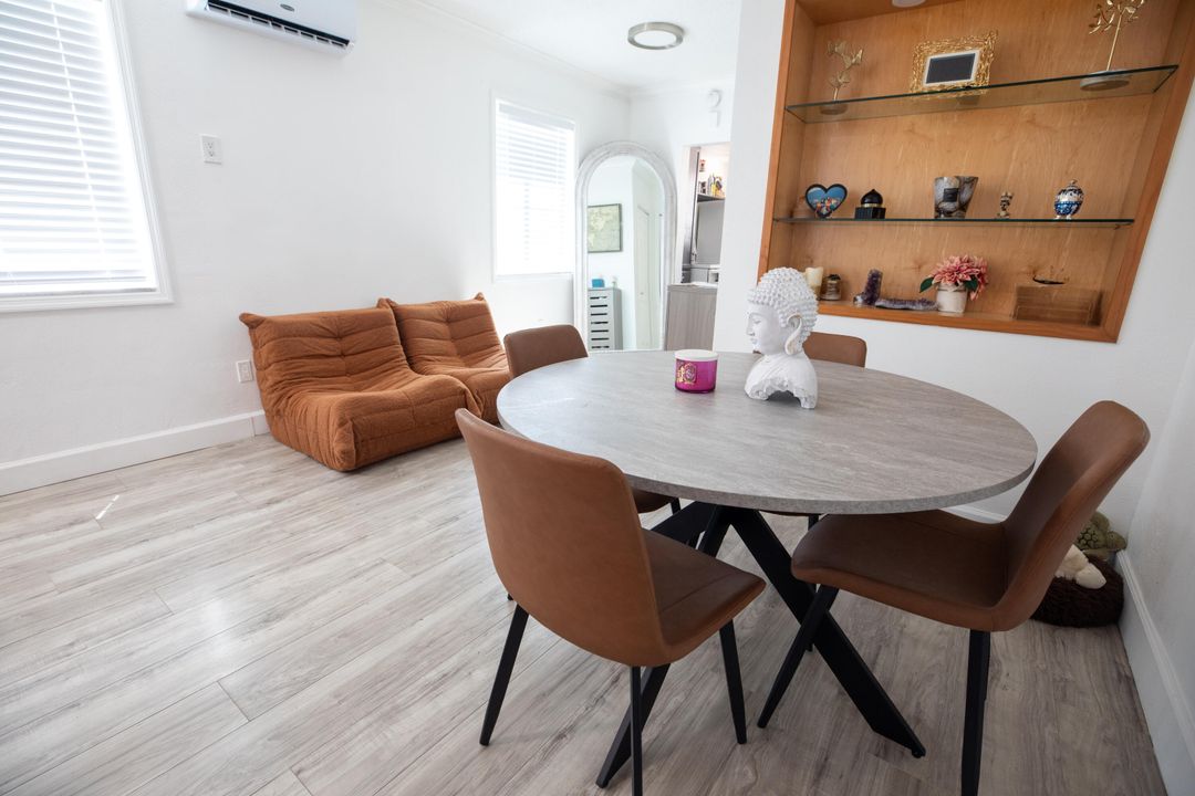 待售: $210,000 (0 贝兹, 1 浴室, 390 平方英尺)