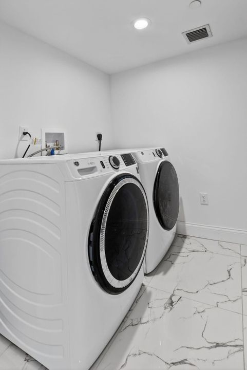 В аренду: $3,250 (2 спален, 2 ванн, 1113 Квадратных фут)