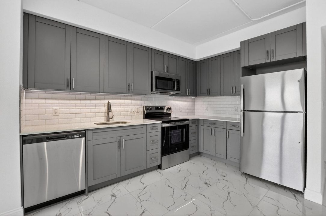 В аренду: $3,250 (2 спален, 2 ванн, 1113 Квадратных фут)