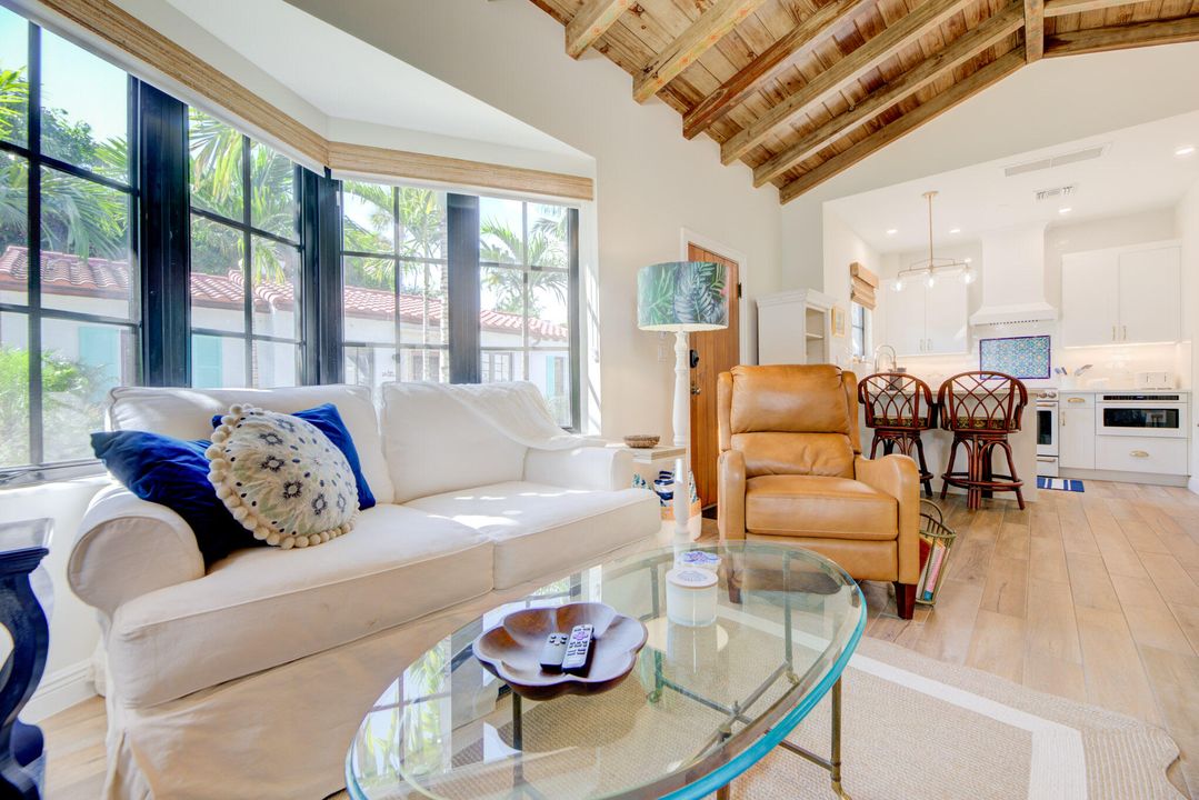 For Rent: $8,000 (2 beds, 2 baths, 1000 Square Feet)