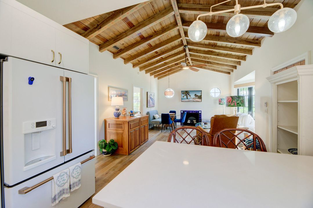 For Rent: $8,000 (2 beds, 2 baths, 1000 Square Feet)