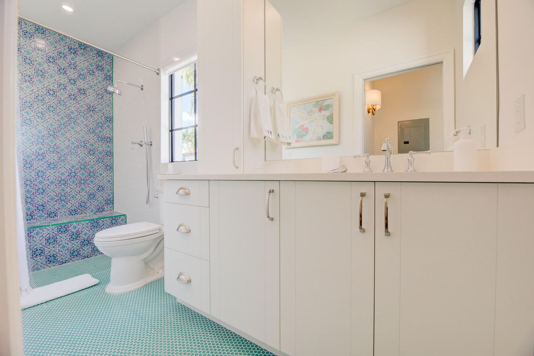 For Rent: $8,000 (2 beds, 2 baths, 1000 Square Feet)