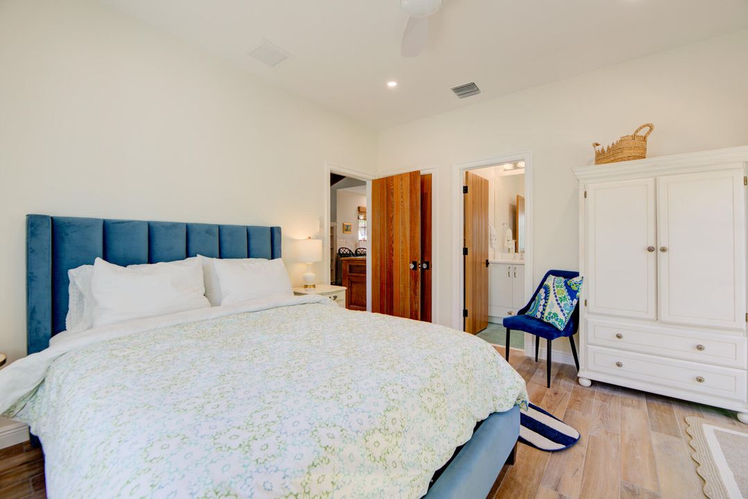 For Rent: $8,000 (2 beds, 2 baths, 1000 Square Feet)