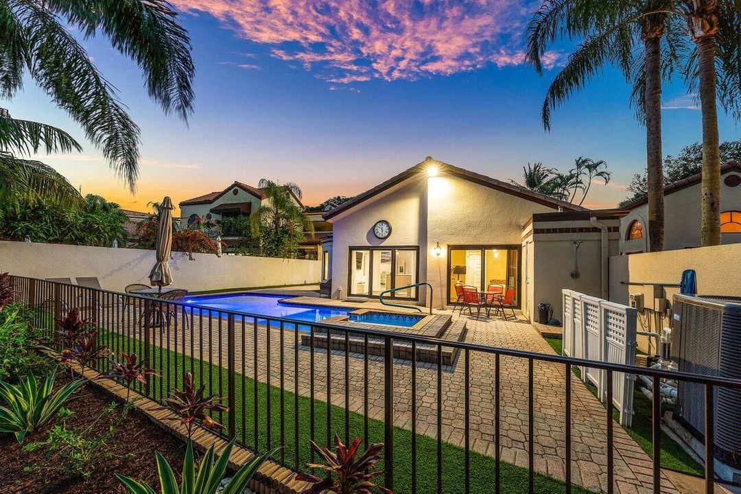 En Venta: $1,300,000 (3 camas, 2 baños, 2303 Pies cuadrados)