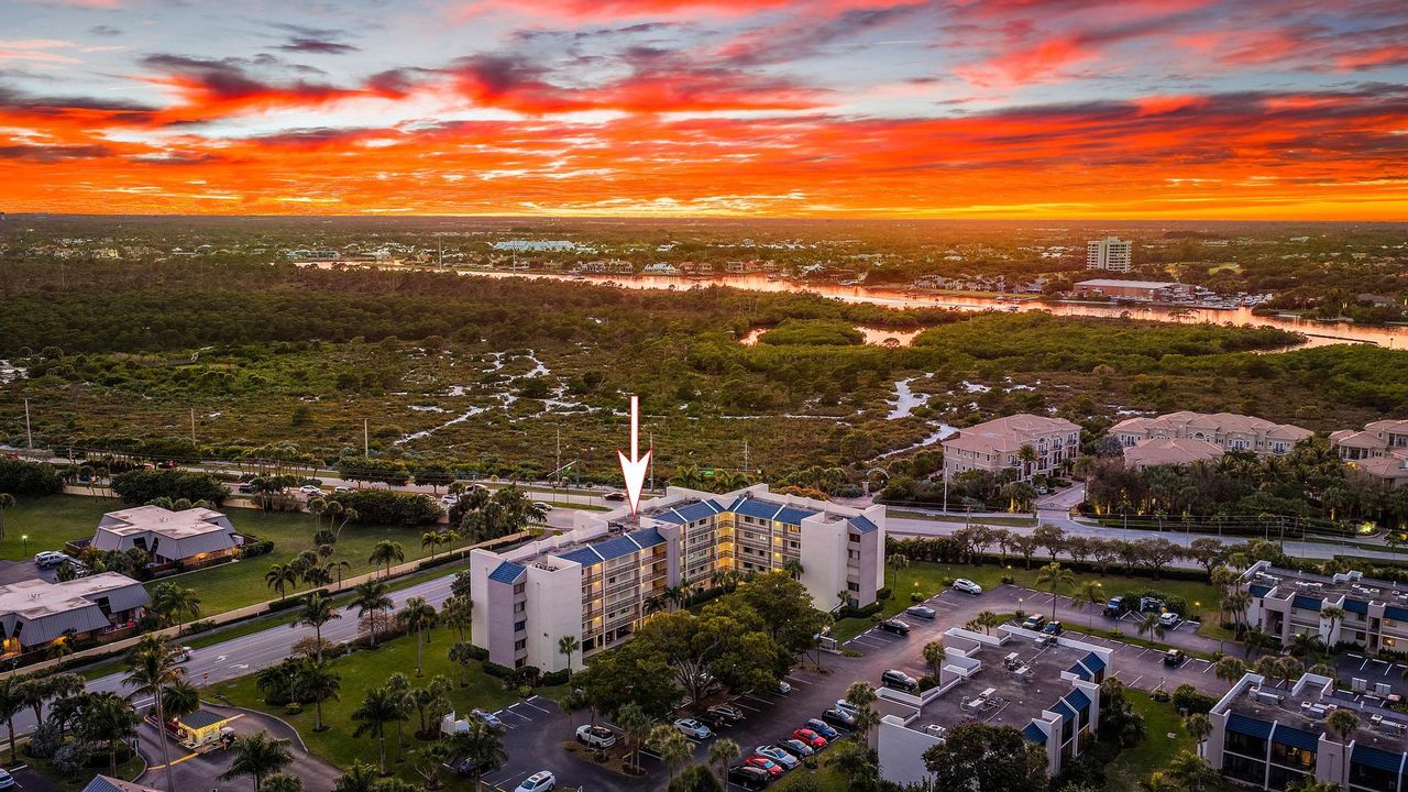 На продажу: $469,000 (2 спален, 2 ванн, 1500 Квадратных фут)