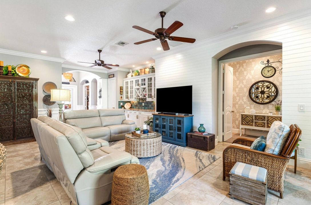 На продажу: $775,000 (3 спален, 3 ванн, 2531 Квадратных фут)