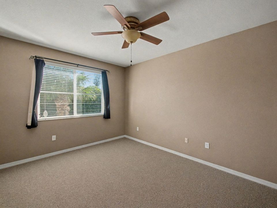 For Sale: $369,000 (2 beds, 2 baths, 1309 Square Feet)