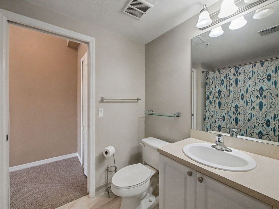 For Sale: $369,000 (2 beds, 2 baths, 1309 Square Feet)