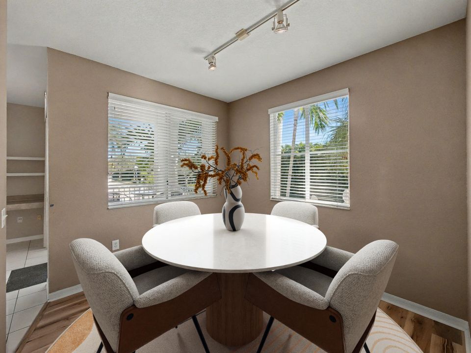 For Sale: $369,000 (2 beds, 2 baths, 1309 Square Feet)