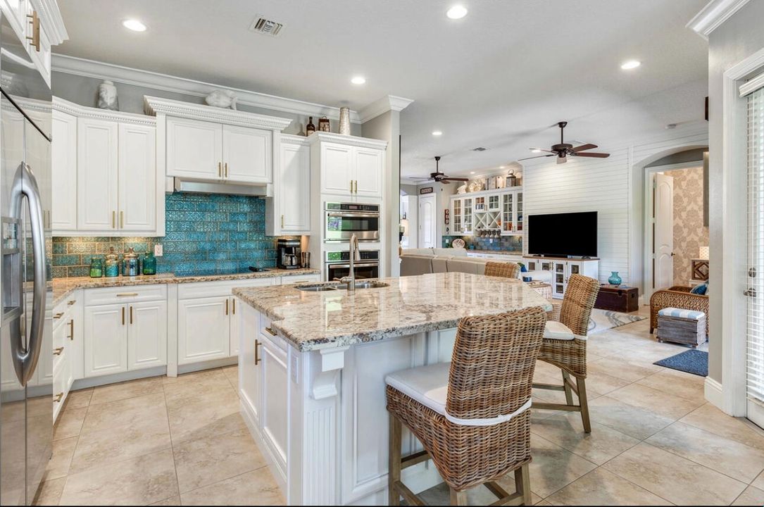 На продажу: $775,000 (3 спален, 3 ванн, 2531 Квадратных фут)